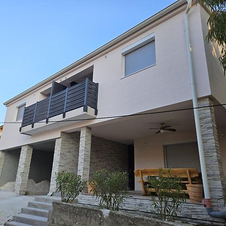 Apartmani Porat Sali Dış mekan fotoğraf